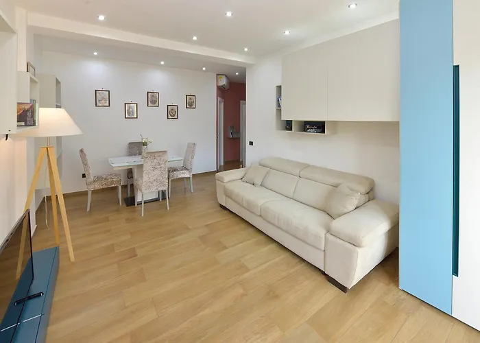 Micione22 Stazione *